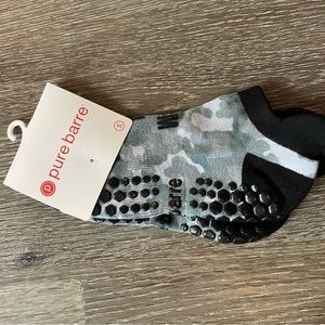 New pure barre sticky socks - camo- “mom in training” small